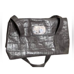 Grey shoulder bag with silver clasp